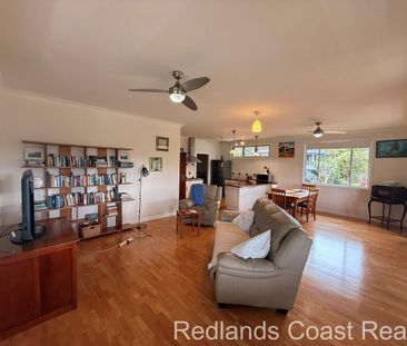 Fully furnished with walk to the water - Photo 1