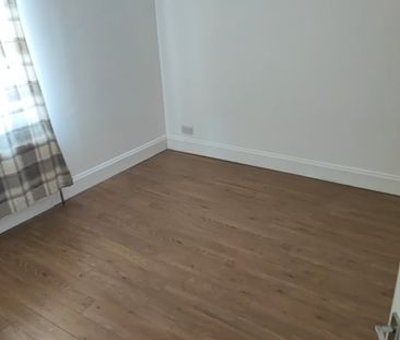 2 Bed Terraced House, Bristol, BS4 - Photo 5