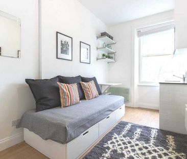 Studio to rent - Photo 2