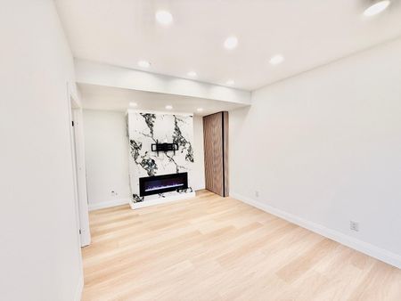 For Lease - 3186 Hines Drive Unit# 1, Oakville, Ontario - Photo 2