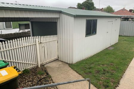 Neat 2 Bedroom property. - Photo 2