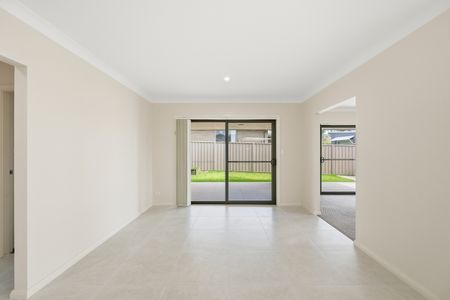 6 Kara Close, Lake Cathie NSW 2445 - House For Rent | Domain - Photo 2
