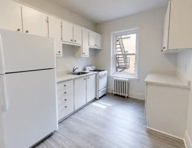 Coolbrook & Cote Saint-Luc | 4454 Coolbrook, Montreal · 2 ch. - Photo 1
