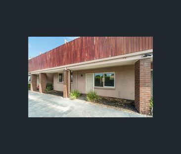 R2/24 Banyan Drive, Frankston, Vic 3199 - Photo 2
