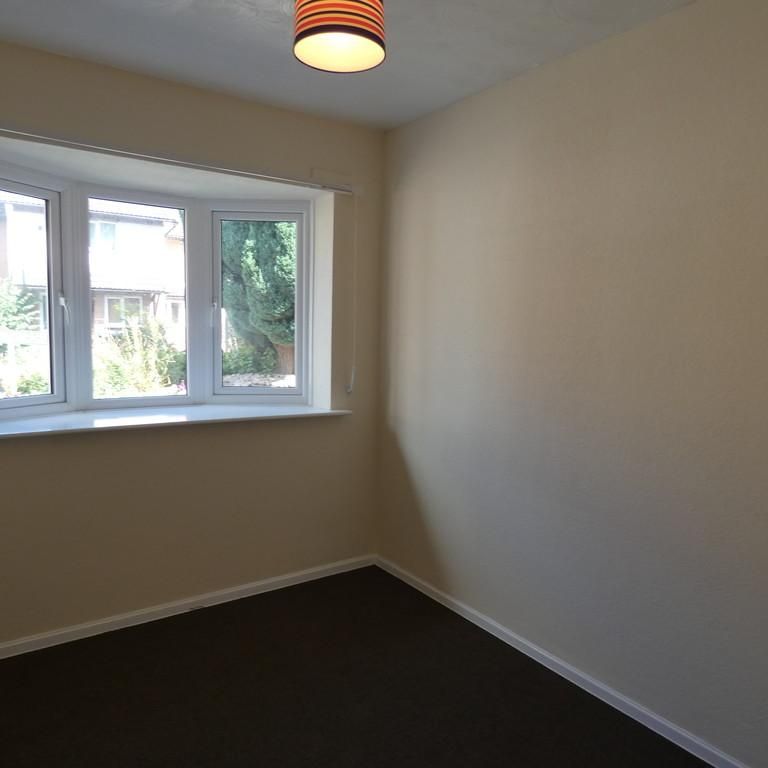 2 bedroom end of terrace house to rent - Photo 1