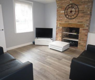 1 bedroom detached house to rent - Photo 2