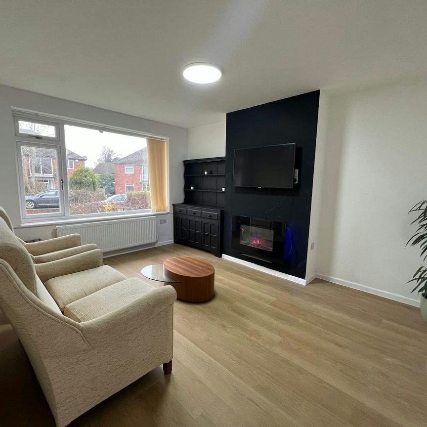 Flat to rent on - Photo 1