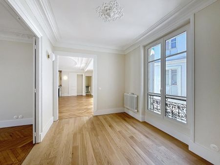 Tout savoir sur cet appartement dans le quartier Saint Philippe du Roule, à Paris 8ème - Photo 3