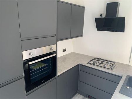 2 bedroom end of terrace house to rent - Photo 4