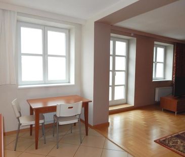 Atrakcyjny 2-pokojowy apartament na Starówce - Zdjęcie 1