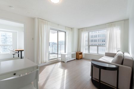 For Lease - 909 Bay Street Unit# 2505, Toronto, Ontario - Photo 3