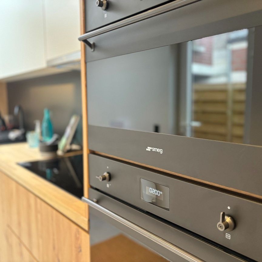 Instapklare, knap gerenoveerde rijwoning op wandelafstand van het centrum van Kuurne. - Photo 1