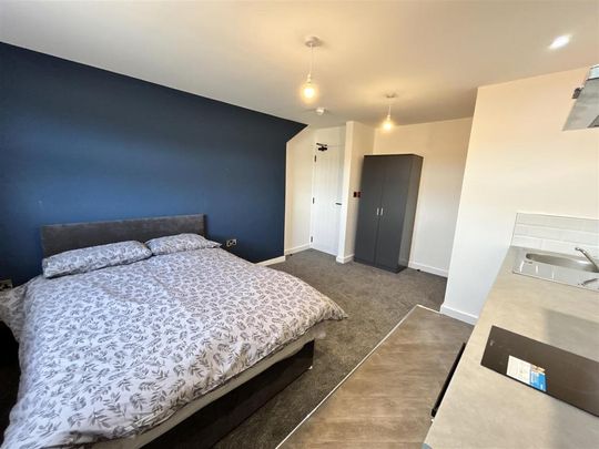 Studio to rent - Photo 1