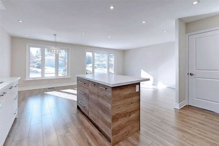 For Lease - 765 Greenfield Crescent Unit# Main, Newmarket, Ontario - Photo 2