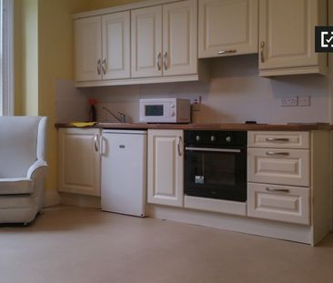 Cosy 1-bedroom apartment for rent in Terenure, Dublin - Photo 5