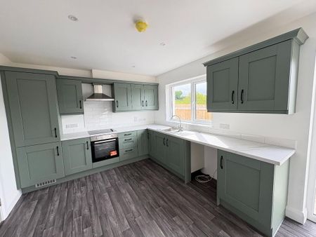 3 BEDROOM END TOWNHOUSE, 18 Castletown Brae, Fintona - Photo 5