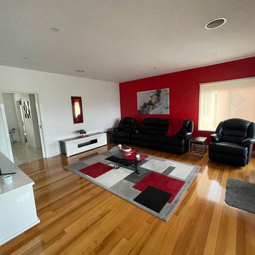 2/9 MacPherson Street, 3175, Dandenong Vic - Photo 1