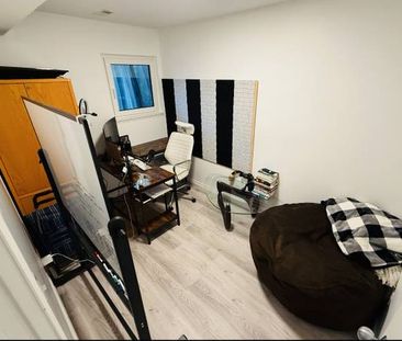 One bedroom and Den - Photo 2