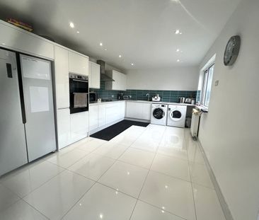 3 Bed Detached House, Shaftesbury Avenue, SO17 - Photo 6