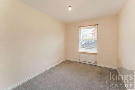Cobham Close, Enfield, EN1 - Photo 3
