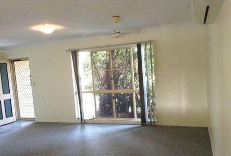 Spacious family home in sought-after Annandale - Photo 2