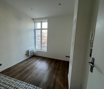BEL APPARTEMENT F1 BIS AU COEUR DU CENTRE VILLE - Photo 4