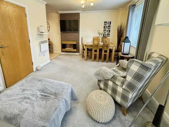2 bedroom flat to rent - Photo 1