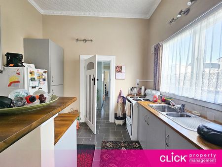 Convenient One-Bedroom Living in St Kilda - Photo 3