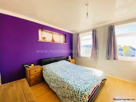 2 bedroom property to rent in Westcliff On Sea - Photo 5