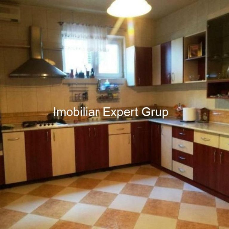 Ideal gradinita: B-dul Gloriei-str.Jiului-B-dul Bucuresti... - Fotografie 1