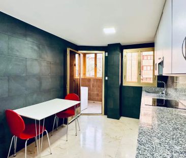 Piso de alquiler en Avenida Alfonso el Sabio, 13, Barrio del Centro - Photo 1