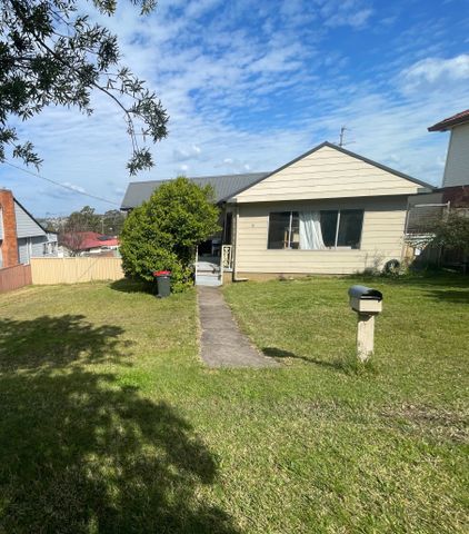 PET FRIENDLY TWO BEDROOM HOME!! - Photo 4