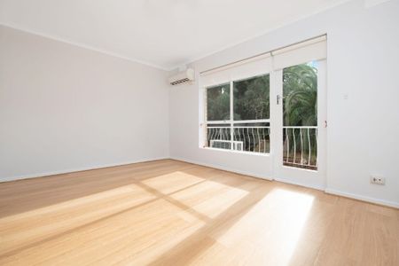 Register to Inspect this Impressive and modern 2 bedroom apartment! - Photo 3