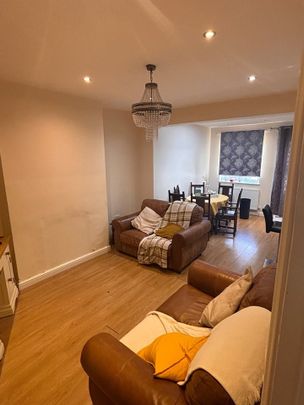 3 Bed Terraced House, Dixon Road, SE25 - Photo 1