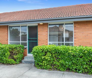 Register To Inspect // Stylish, Spacious & Exceptionally Convenient... - Photo 5