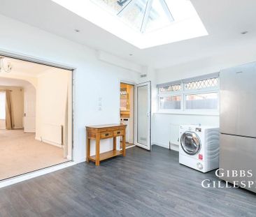 3 bedroom semi-detached house to rent - Photo 4