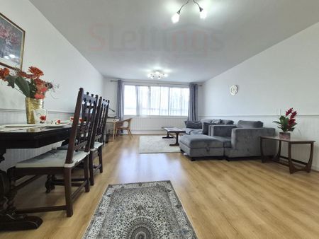 3 bedroom flat to rent - Photo 3
