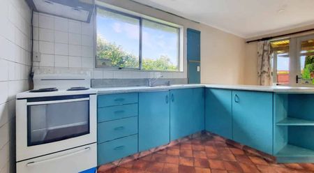 Three Bedrooms in Riccarton - Photo 4