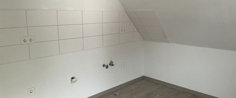 Schöne Dachgeschoss-Wohnung in Stadtnähe! - Foto 1