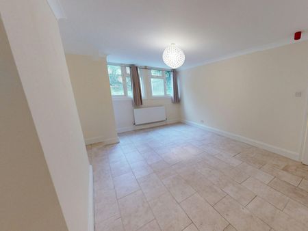 Flat to rent on - Photo 5