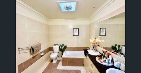 4 Bedroom Unfurnished Duplex in Surfers Paradise! - Photo 4