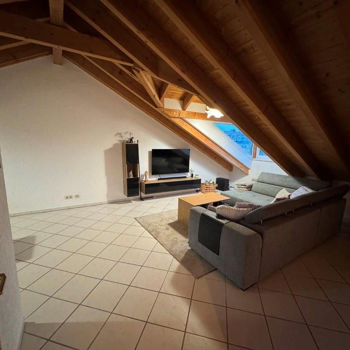 Geräumige DG Wohnung mit Aussicht in Lörrach Stadtzentrum - Photo 1