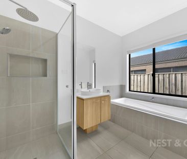 Spacious Home In Prime Mickleham - Photo 5