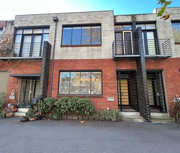 240 Adderley Street, West Melbourne VIC 3003 - Photo 3