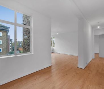 3 bedroom flat to rent - Photo 2