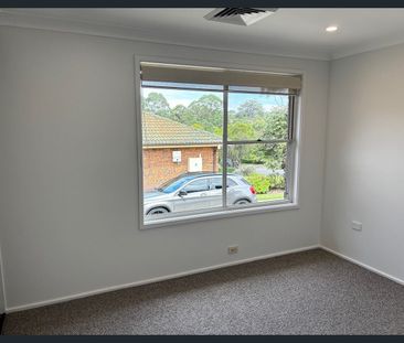 Freshly Painted, New Carpet - Photo 6