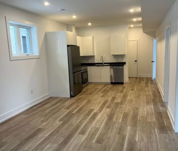 For Lease - 6129 Curlin Crescent, Niagara Falls, Ontario - Photo 4