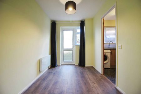 Nevis Close, Sparcells, Swindon, Swindon, SN5 - Photo 3