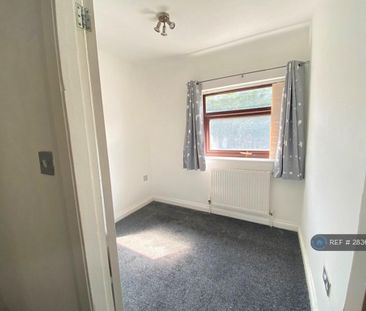 3 bedroom terraced house to rent - Photo 3