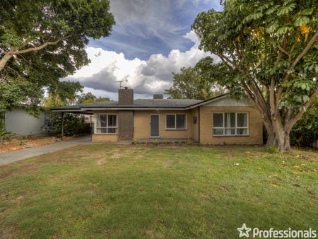 7 Connaught Street, Forrestfield WA 6058 - Photo 5